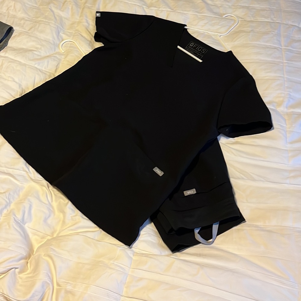 FIGS scrubs